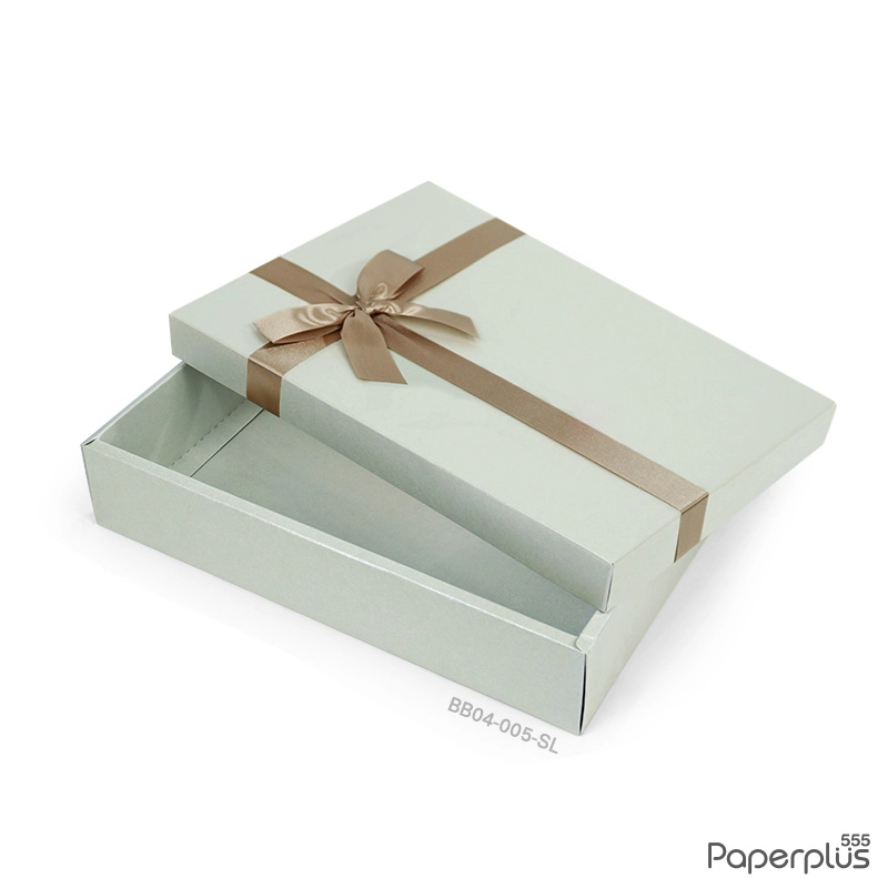 BB04-005-SL กล่องของขวัญเมทัลลิค สีเงิน 17.8 x 25.5 x 5 cm. (1ใบ)