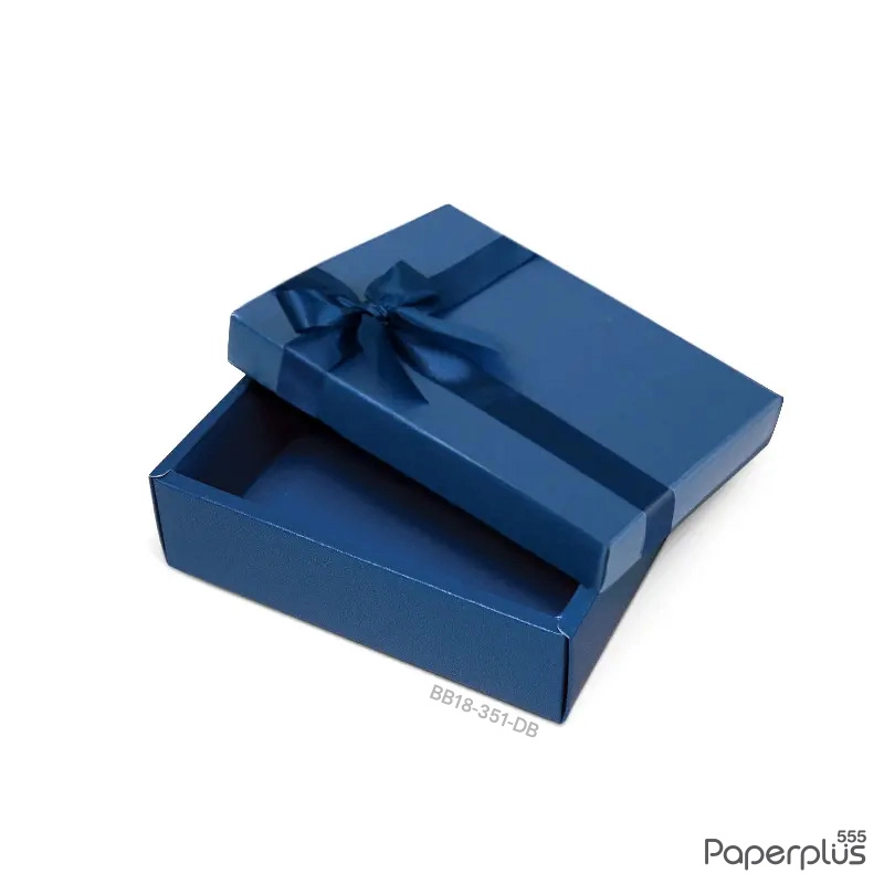 BB18-351-DB กล่องของขวัญเมทัลลิค สีน้ำเงิน 10 x 13.1 x 3.9 ซม. (1 ใบ)