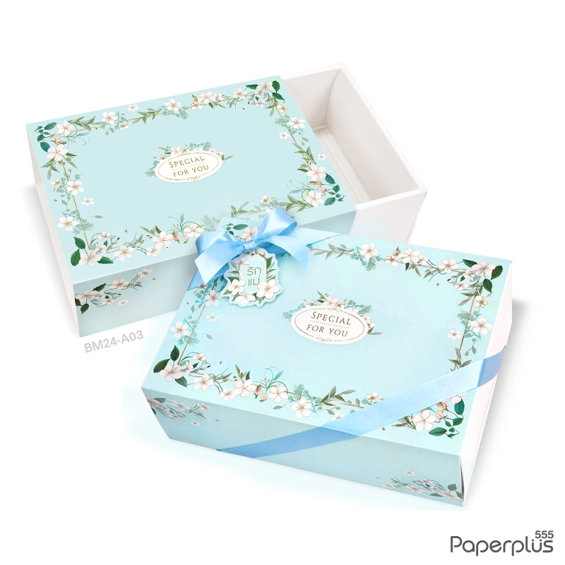 BM24-A03 กล่องฝาสไลด์ พร้อมTag และริบบิ้น 17.8x25.8x9 ซม. ลายดอกไม้ฟ้า 270แกรม (1 กล่อง)